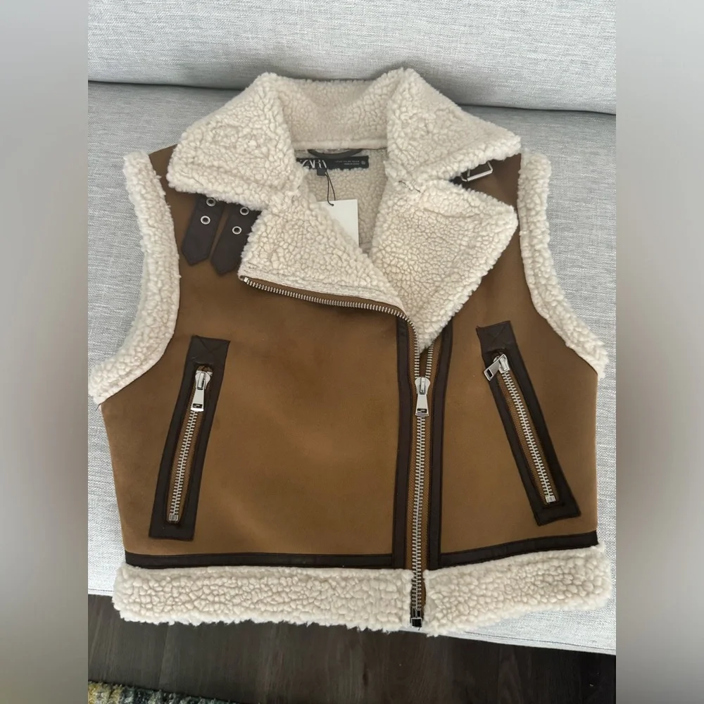 Zara faux Sherpa Cropped Vest - Picture 3 of 3